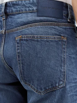 Des Compress Slim-Fit Jeans