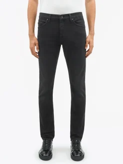 Des Slim-Straight Jeans