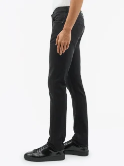Des Slim-Straight Jeans