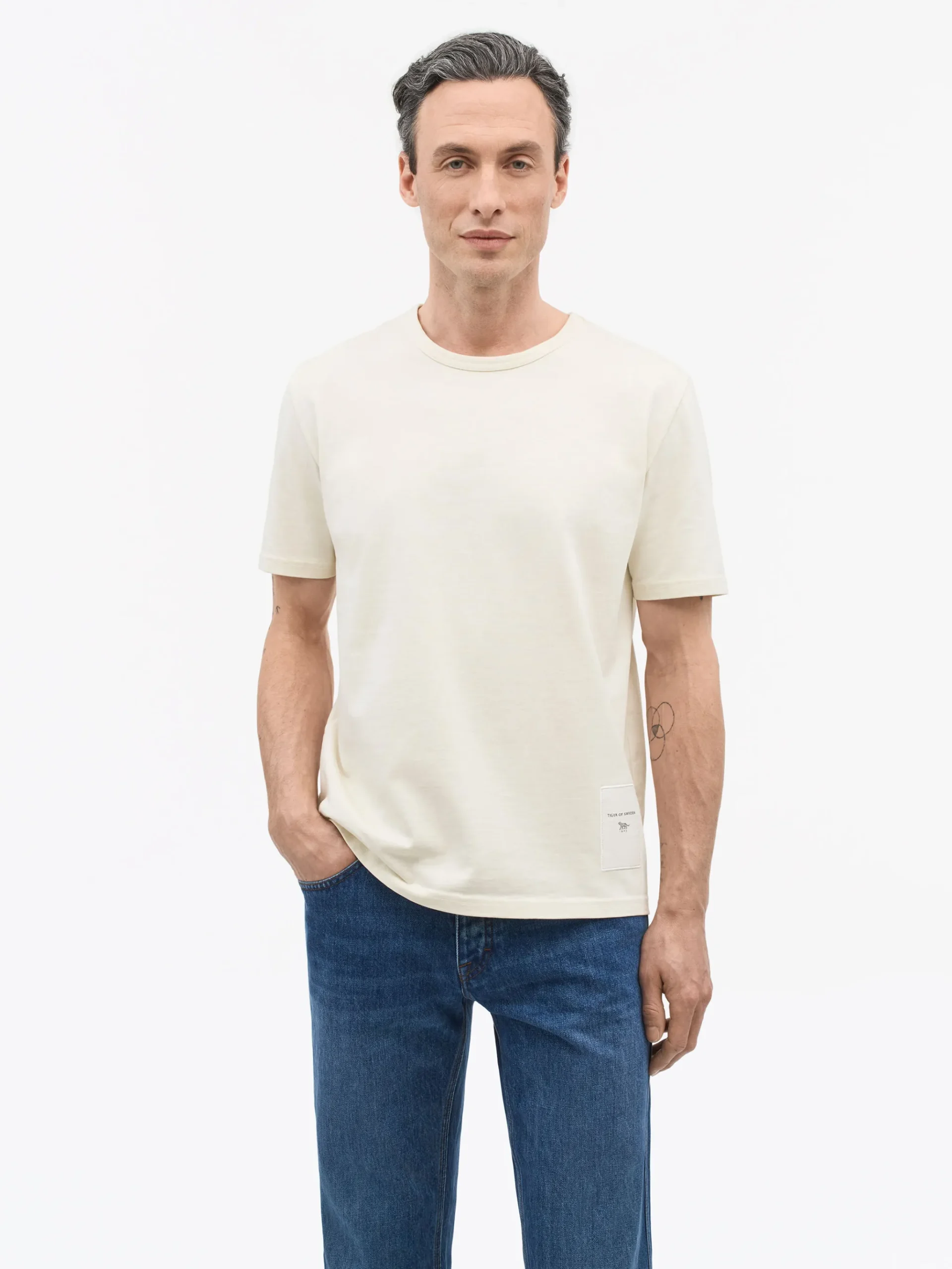 Jake Boxig T-shirt i Bomull