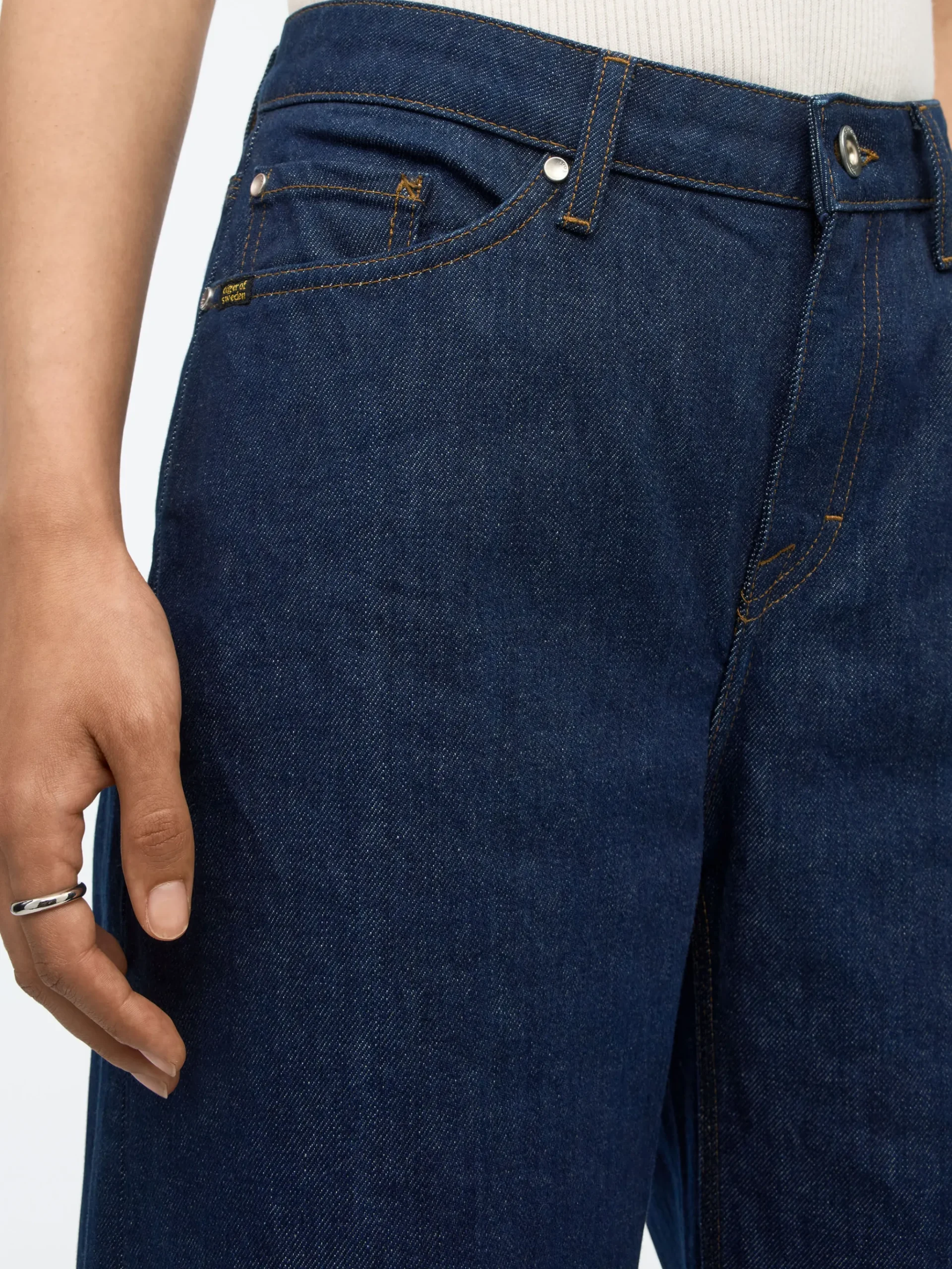Kinne Relaxed-Flare Jeans